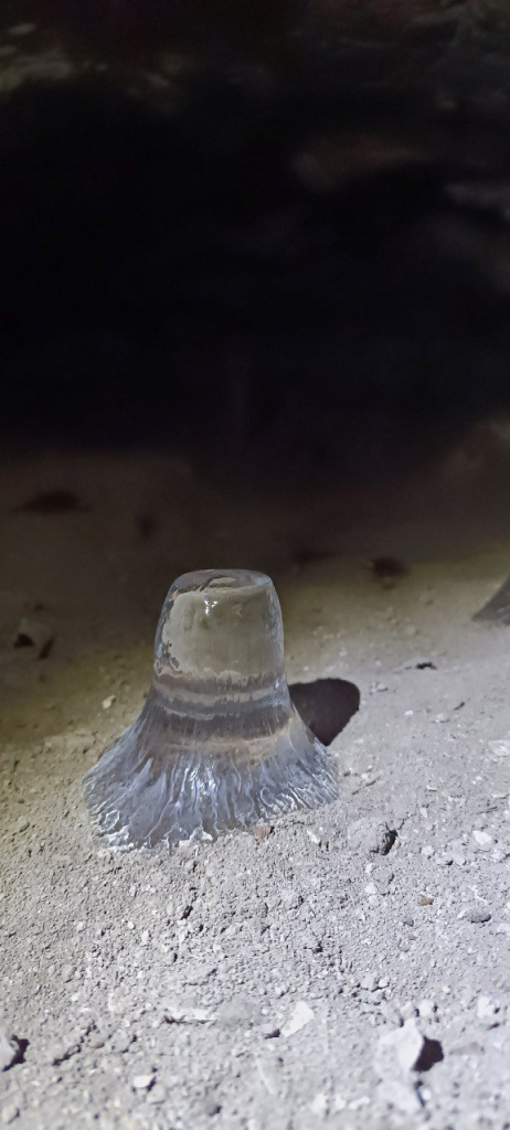 Сосульки, растущие вверх_Пещеры Тигирекского заповедника_Фото Татьяны Вяткиной