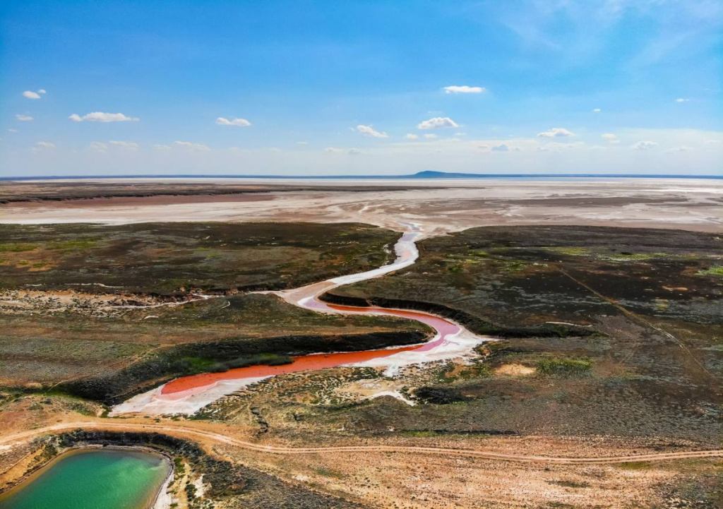 Окрестности соленого озера Баскунчак_Фото Я.Осканов