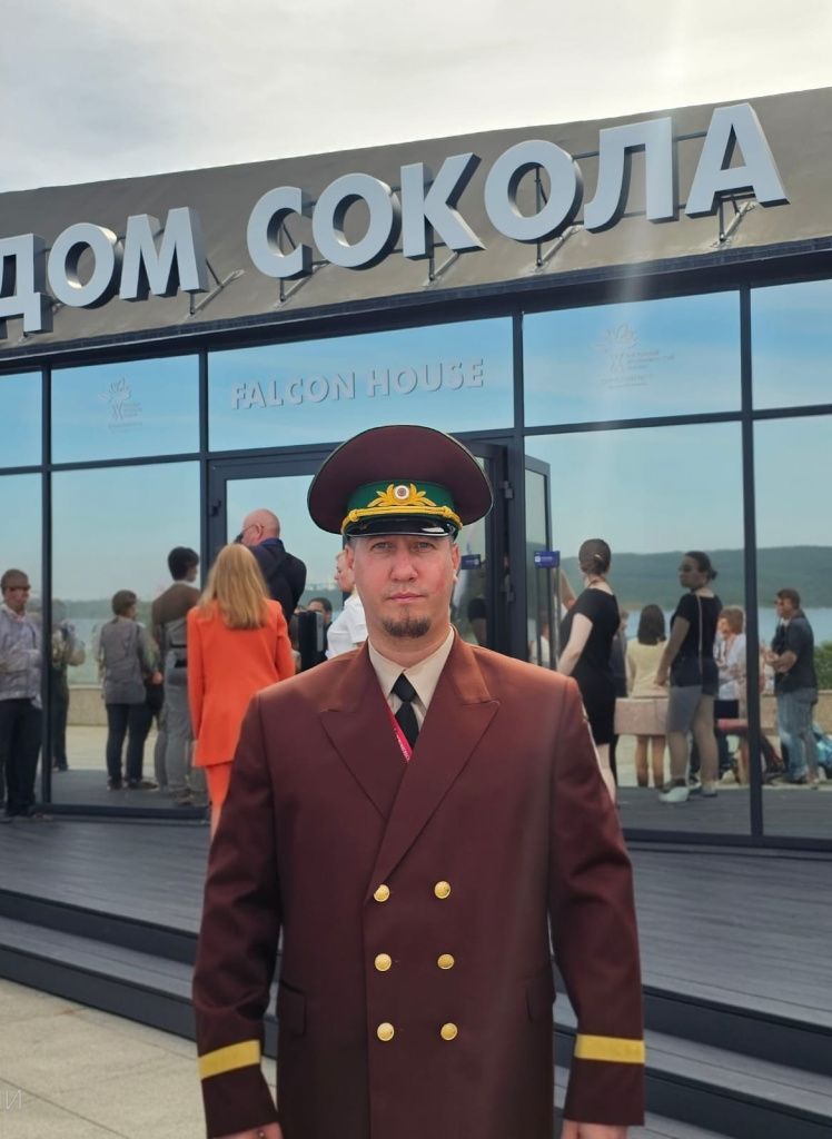 Директор Джугджурского заповедника Юрий Ягодин на Дне сокола Восточного экономического форума