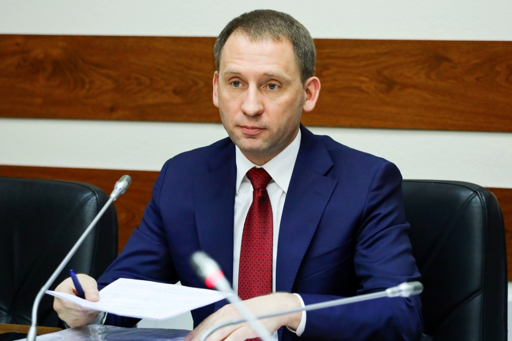Министр природных ресурсов и экологии Александр Козлов представил депутатам комитета Госдумы России по бюджету и налогам проект бюджета министерства на 2026-2028 годы