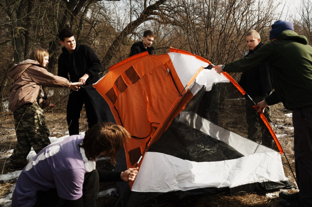 Постановка палатки - необходимый навык для туриста 