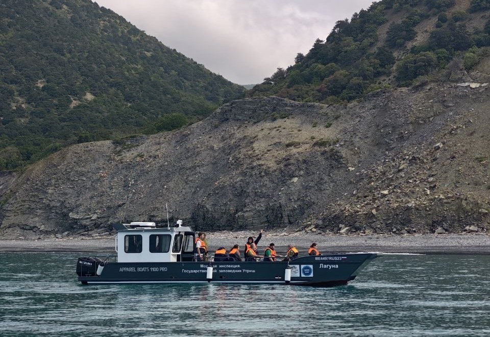 Проект «Живое Черное море» подарил заповеднику «Утриш» морское судно