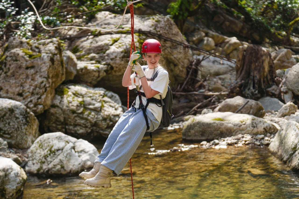 Переправа по горной реке