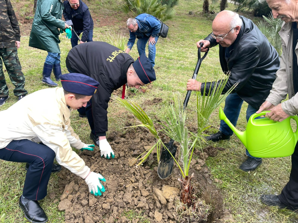 Совместная работа объединяет поколения_Сочинский нацпарк